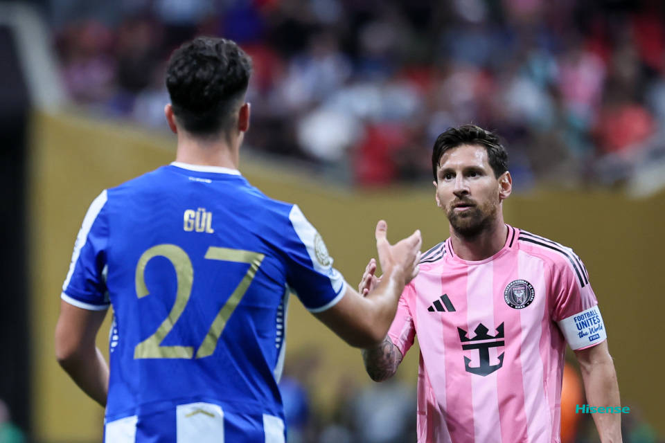 梅西重返赛场，出色防守首场状态出色，利物浦观众沸腾！